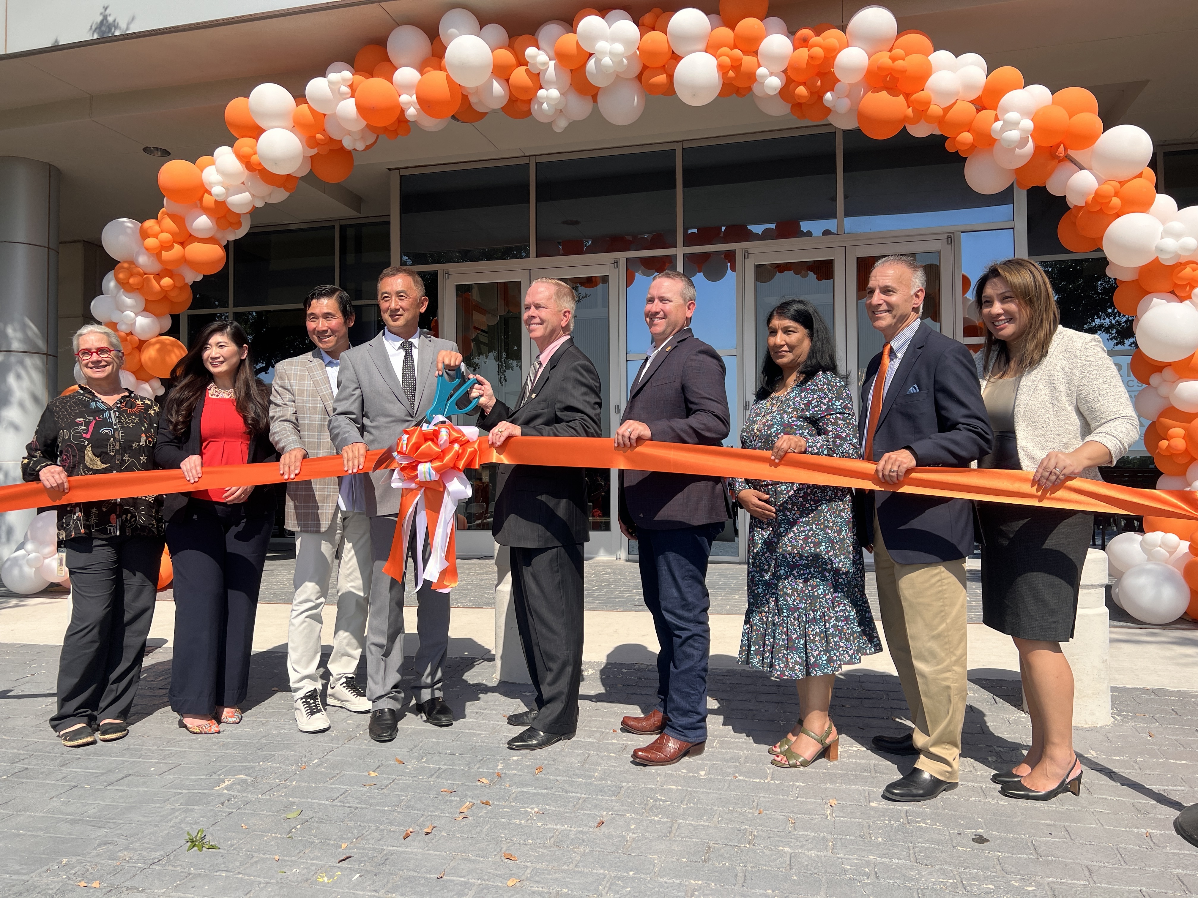 Texas Office-to-Lab Project Celebrates Grand Opening