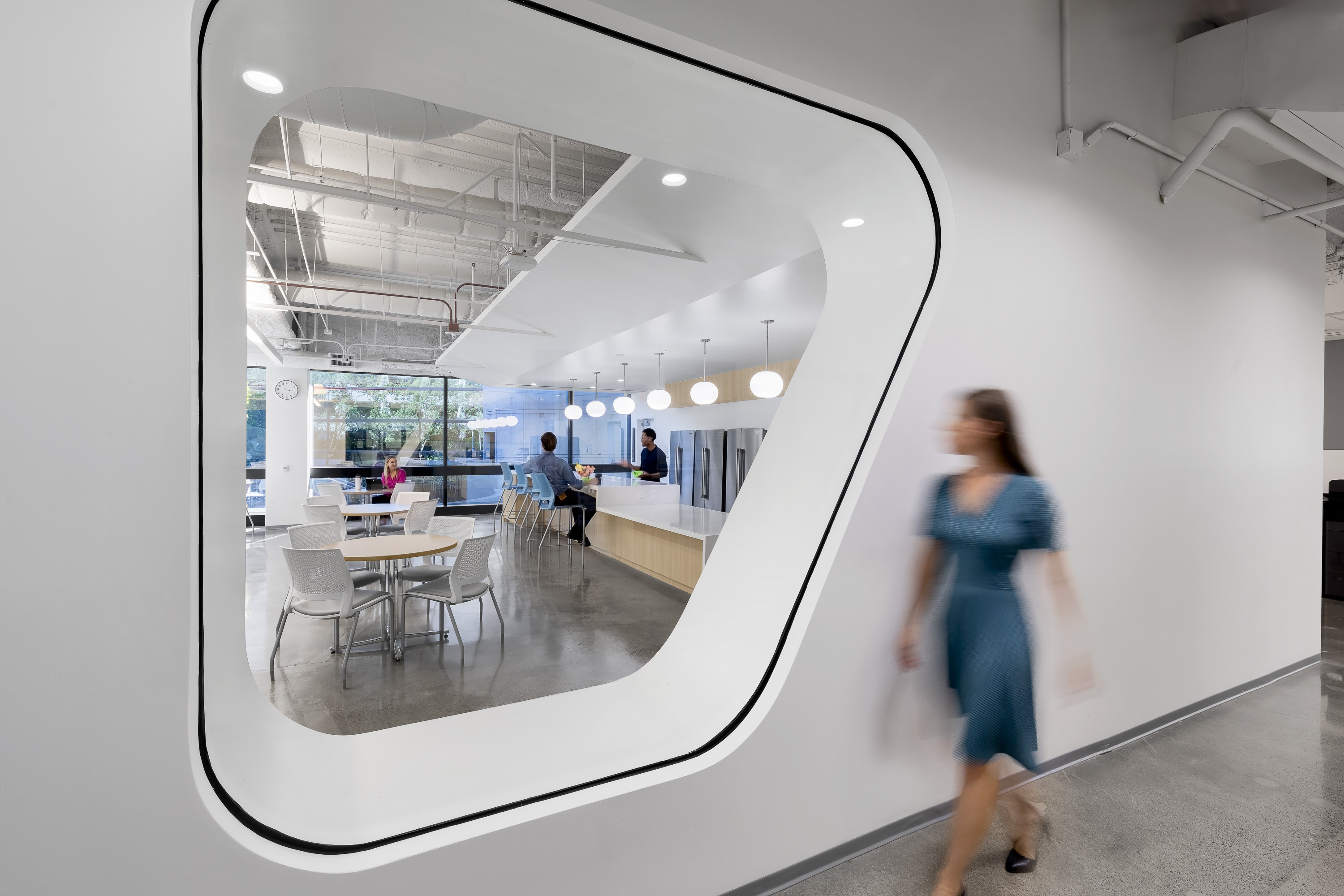 Panasonic Avionics 6