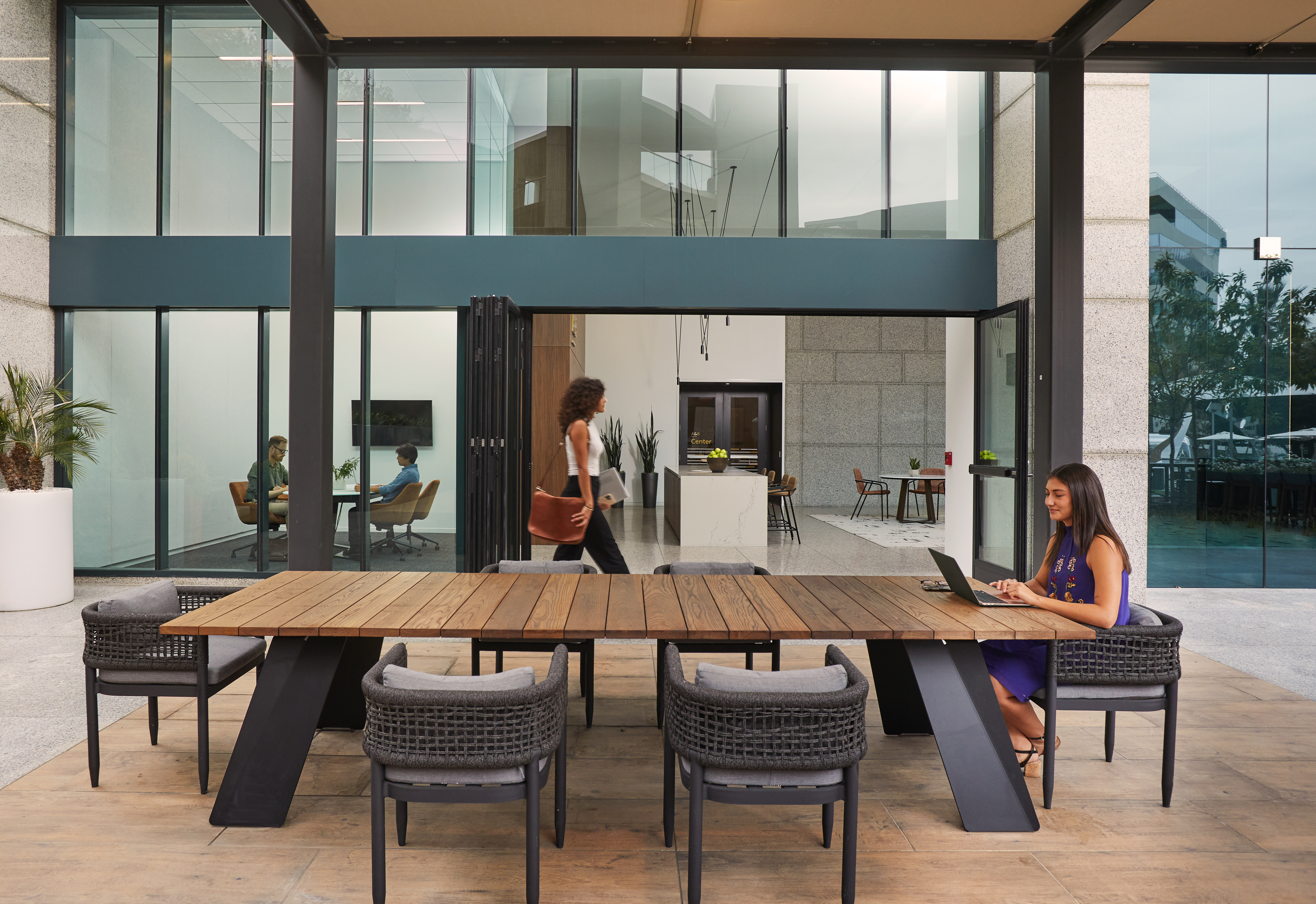 23 11 15 801 North Brand JEPHOTO 15013 1 w2